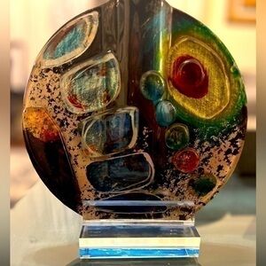Jasmine Art Glass 8” round multicolored vase, 2” base. EUC.